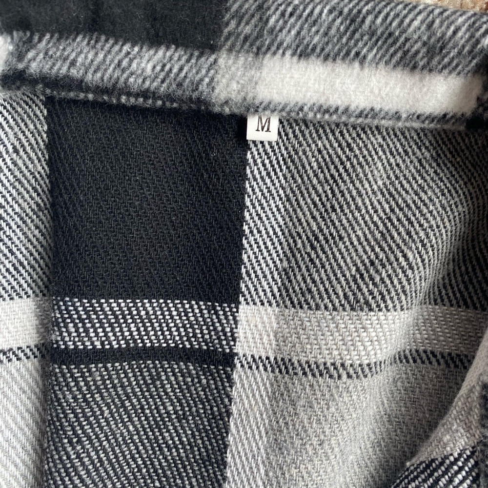 Shacket - Picture 4 of 4